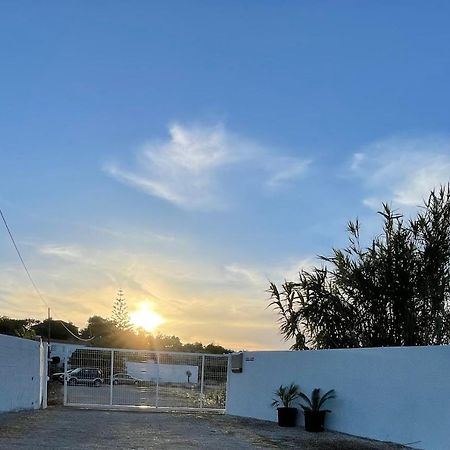 Kerart Lima Villa Armacao de Pera Bagian luar foto