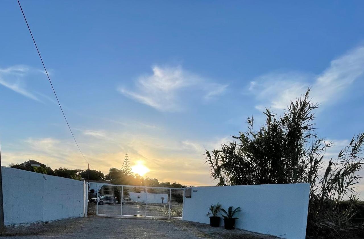 Kerart Lima Villa Armacao de Pera Bagian luar foto